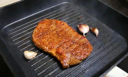 Mastering the Art of Tender Pan-Seared Steak