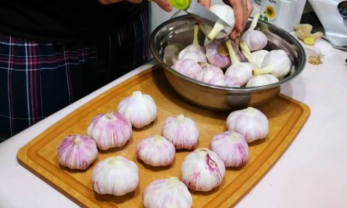 Mastering the Art of Making Delicious Pickled Sweet Garlic