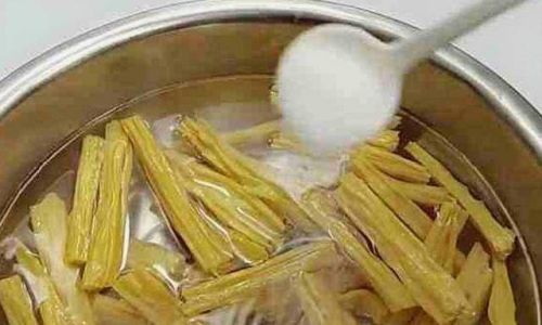 How to Properly Soak and Prepare Dried Bean Curd Sticks Fuzhu)