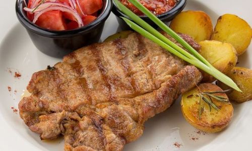 How to Determine the Freshness of Pork Chops