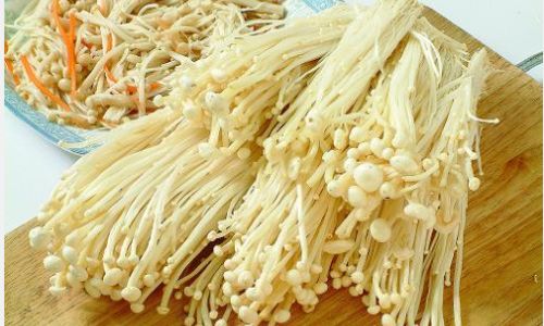 How to Determine if Enoki Mushrooms Are Spoiled