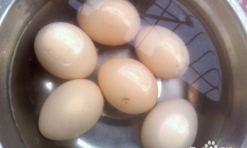 How to Determine if an Egg is Fresh:A Comprehensive Guide