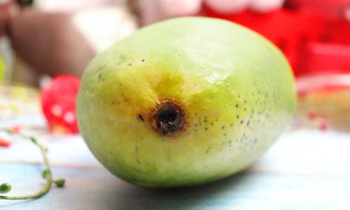 How to Determine the Ripeness of Red Asian Pears