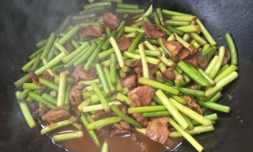 Tips on How to Prevent Cooked Garlic Scapes from Being Spicy