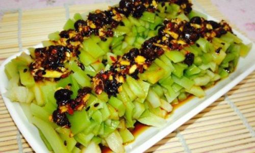 How to Make the Most Delicious Fresh Day Lily Salad