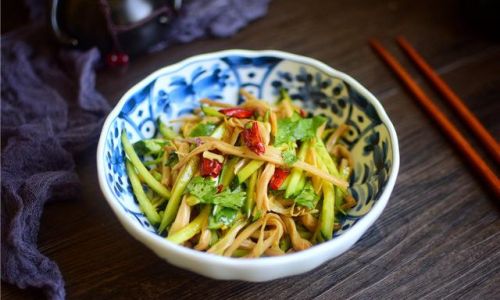 How to Make the Most Delicious Fresh Day Lily Salad