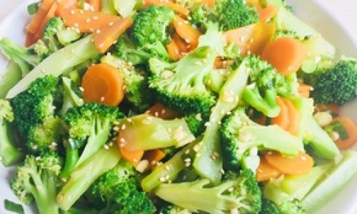 How to Make Delicious Marinated Broccoli Salad