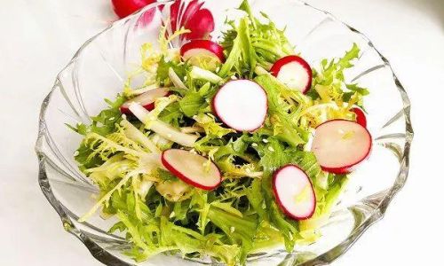 How to Make a Delicious and Refreshing Cold Salad with Chicory
