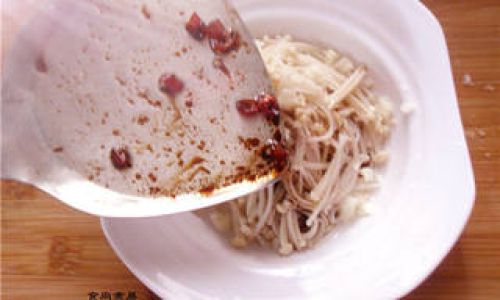 How to Make a Delicious Marinated Enoki Mushroom Salad