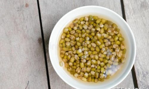 Mastering the Art of Quick Cooking Mung Bean and Rice Porridge:Expert Tips and Tricks
