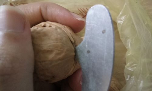 Mastering the Art of Quickly Removing Walnut Husks:Effective Techniques and Tips