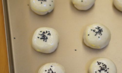 How to Determine if Your Egg Yolk Pastry is Perfectly Baked