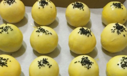 How to Determine if Your Egg Yolk Pastry is Perfectly Baked