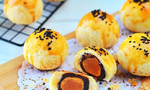 How to Determine if Your Egg Yolk Pastry is Perfectly Baked