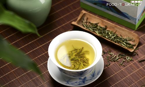 Discerning the Quality of Zhuyeqing Bamboo Leaf Green)Tea:A Comprehensive Guide