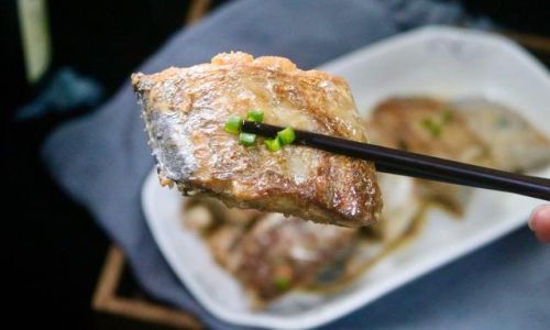 Mastering the Art of Frying Ribbonfish:A Delicious Culinary Journey