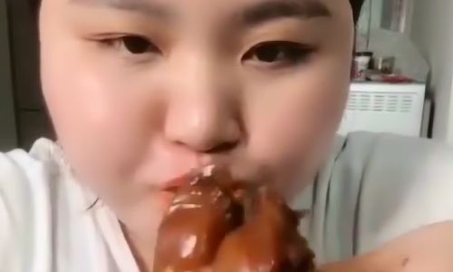 Mastering the Art of Boiling Delicious Pigs Trotters