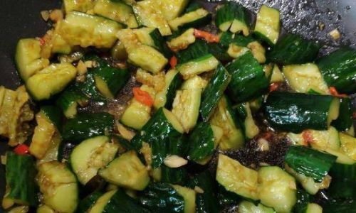 Mastering the Art of Making Delicious Oyster Sauce Cucumber Salad