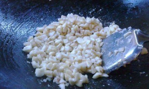 How to Peel Cooked Water Chestnuts Efficiently