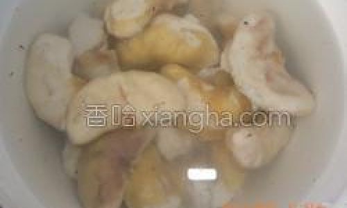 How to Peel Cooked Water Chestnuts Efficiently