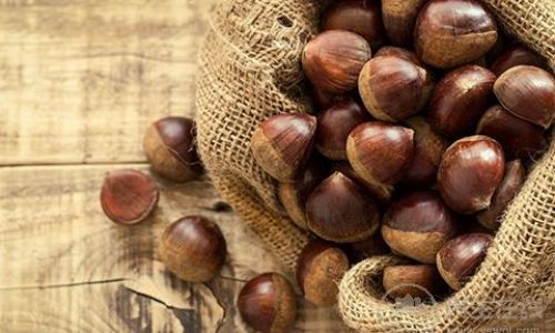 How to Peel Fresh Chestnuts Efficiently