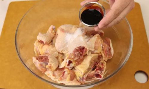 How to Efficiently and Effortlessly De-Skin Chicken for Healthier Cooking