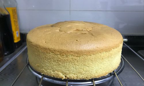 How to Prevent Chiffon Cake from Cracking:A Comprehensive Guide