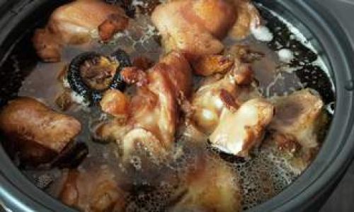 Mastering the Art of Stewing Pork Hocks:A Culinary Journey