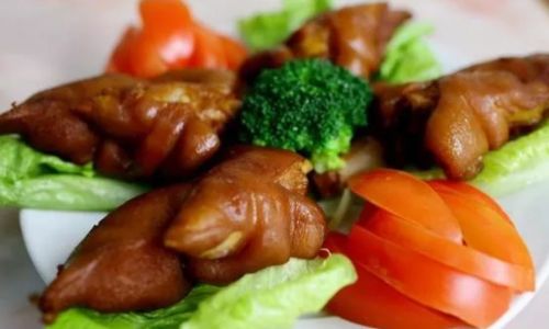 Mastering the Art of Delicious Stewed Pigs Trotters