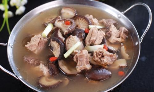 Mastering the Art of Cooking Delicious Homemade Stewed Pork Ribs