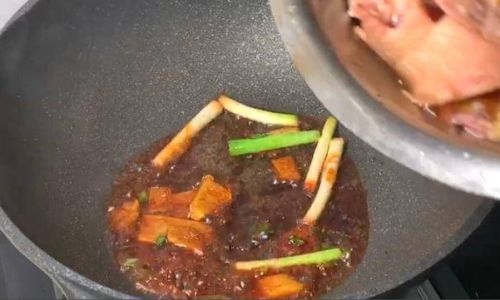 Mastering the Art of Cooking Tender,Flavorful,and Delicious Stewed Chicken