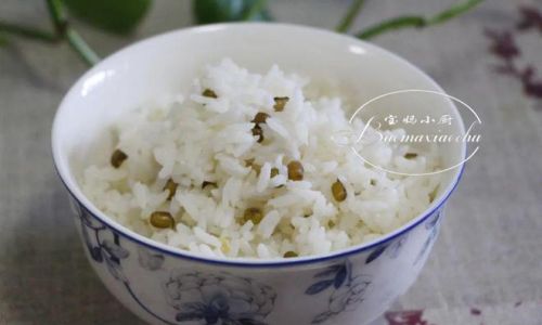 How to Cook Bean Rice in an Electric Rice Cooker