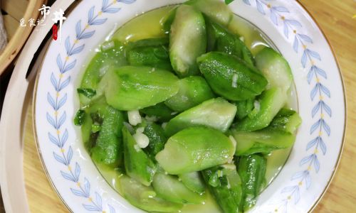 How to Stir-Fry Loofah Without Turning It Dark