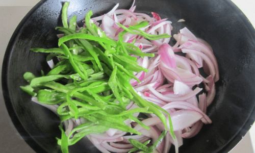 Mastering the Art of Sautéing Onions:How to Cook Them Deliciously Without Being Greasy