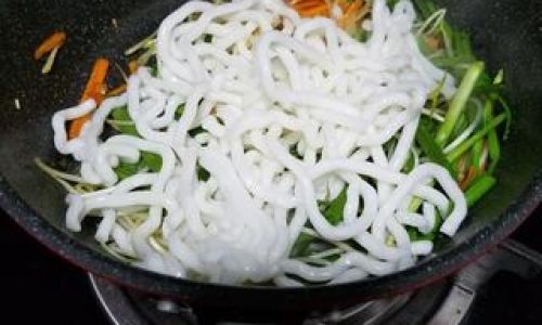 How to Cook Stir-Fried Potato Noodles:A Delicious and Easy Guide