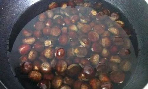 Mastering the Art of Roasting Qianxi Chestnuts for Easy Peeling
