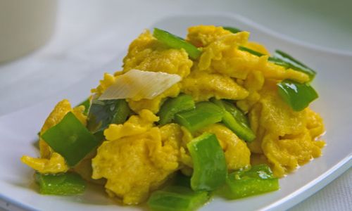 Mastering the Art of Scrambled Eggs:How to Achieve Big and Fluffy Results