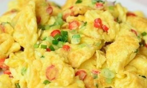 Mastering the Art of Scrambled Eggs:How to Achieve Big and Fluffy Results