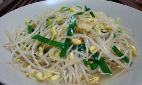 Mastering the Art of Stir-Frying Delicious Soybean Sprouts