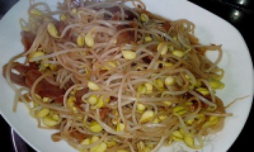 Mastering the Art of Stir-Frying Delicious Soybean Sprouts