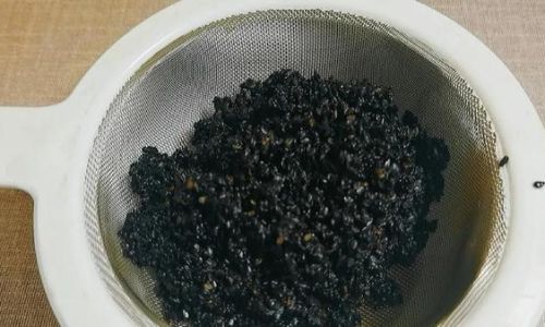 Mastering the Art of Roasting Black Sesame Seeds Without Burning
