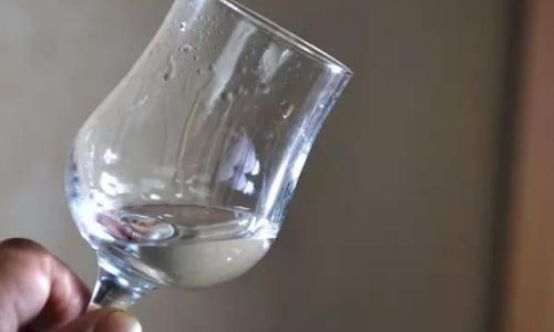 How to Discern the Quality of Baijiu:A Comprehensive Guide
