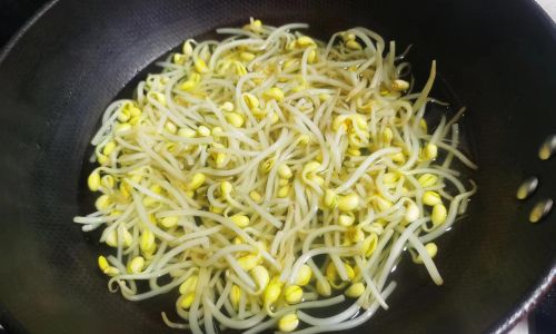 How to Prevent Purchased Soybean Sprouts from Turning Green