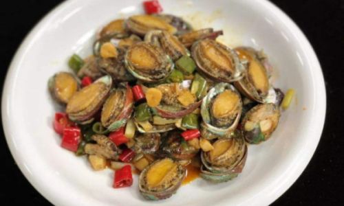 Mastering the Art of Stir-Frying Abalone:A Culinary Journey