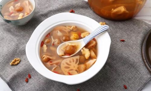 Mastering the Art of Making Silky Soup with Lotus Root