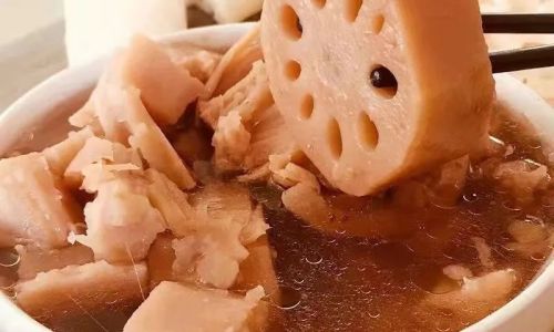 Mastering the Art of Making Silky Soup with Lotus Root
