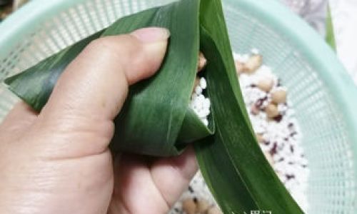 Mastering the Art of Making Triangular Zongzi:A Step-by-Step Guide