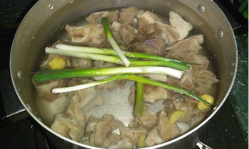 Mastering the Art of Crafting Creamy White Goat Soup
