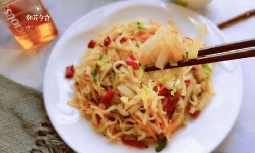 Mastering the Art of Crafting Aromatic and Non-Greasy Stir-Fried Noodles