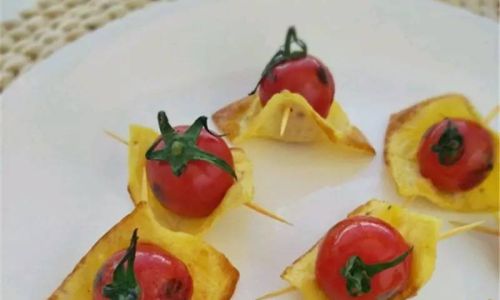 Mastering the Art of Transforming Tomatoes into Tomato Sauce